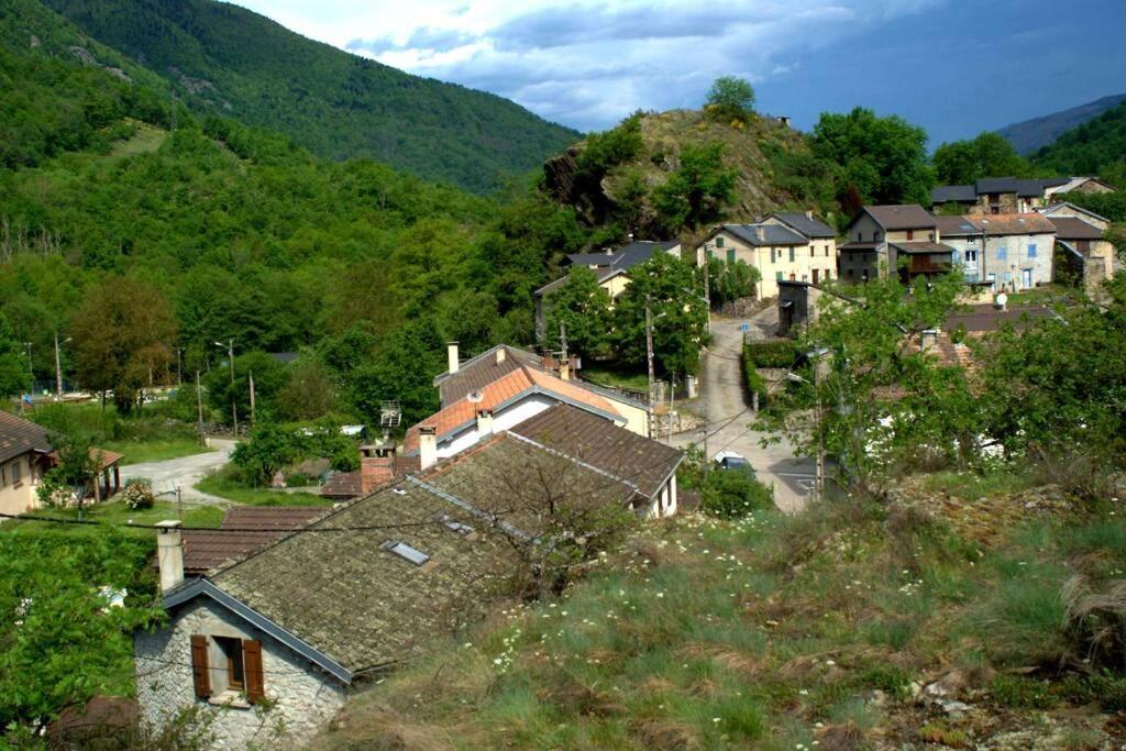Maison Au Coeur Des Pyrenees Perles-et-Castelet Exterior foto