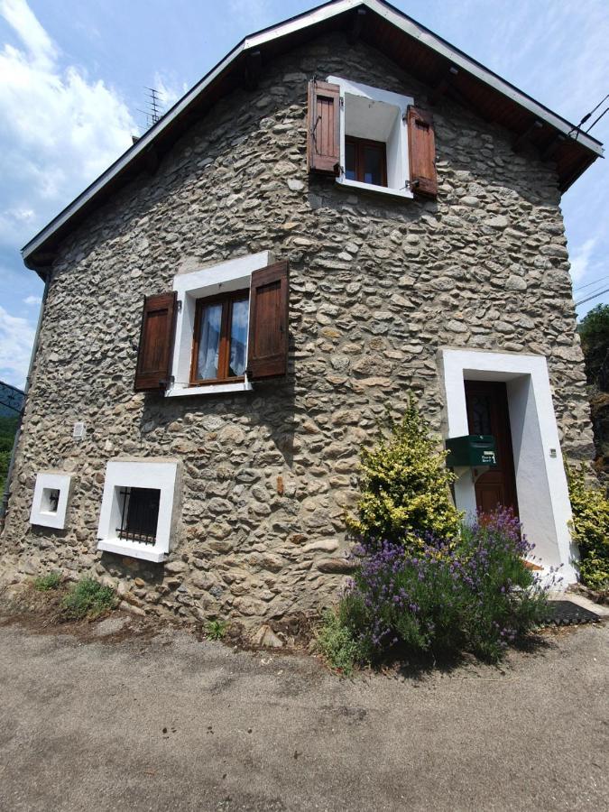 Maison Au Coeur Des Pyrenees Perles-et-Castelet Exterior foto